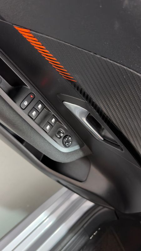 peugeot-208-2023-eletrico-0cc