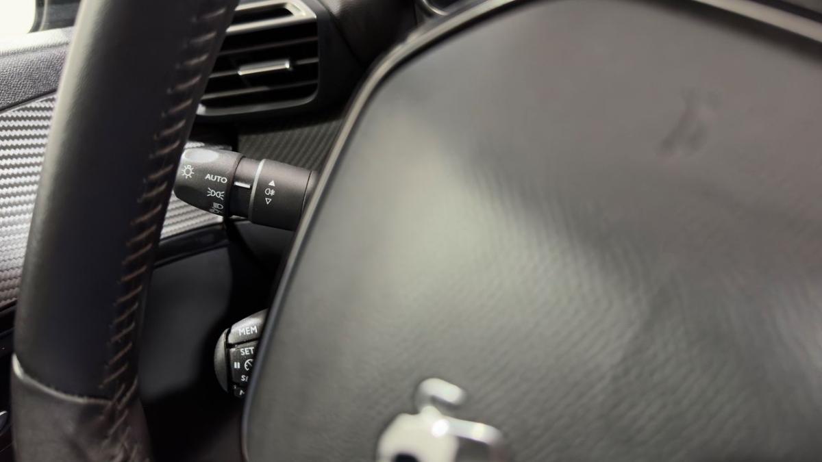 peugeot-208-2023-eletrico-0cc