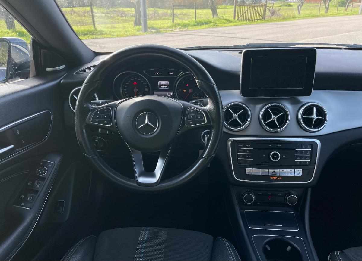 mercedes-benz-cla-220-d-shooting-brake-2016-diesel-2143cc