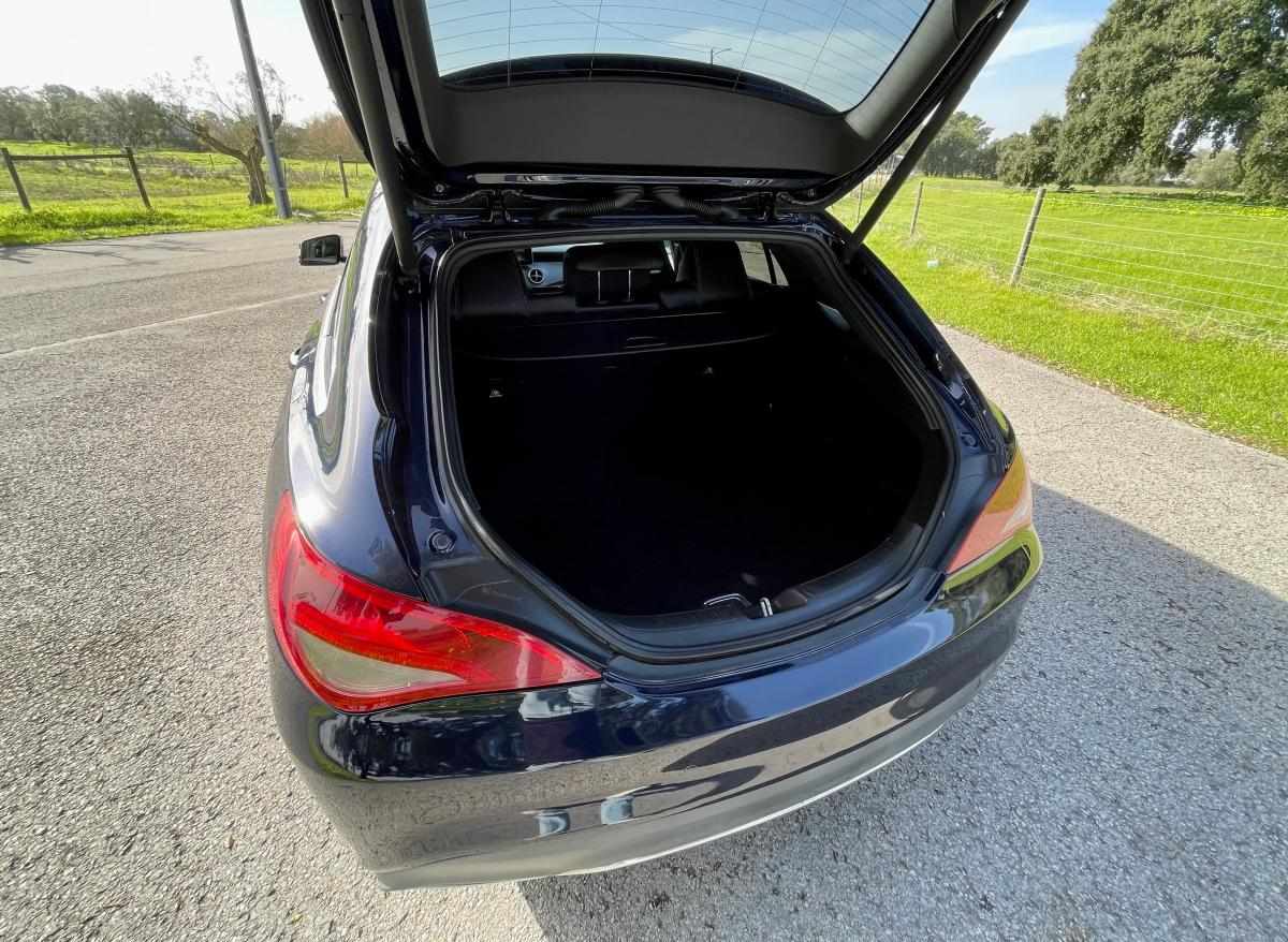 mercedes-benz-cla-220-d-shooting-brake-2016-diesel-2143cc