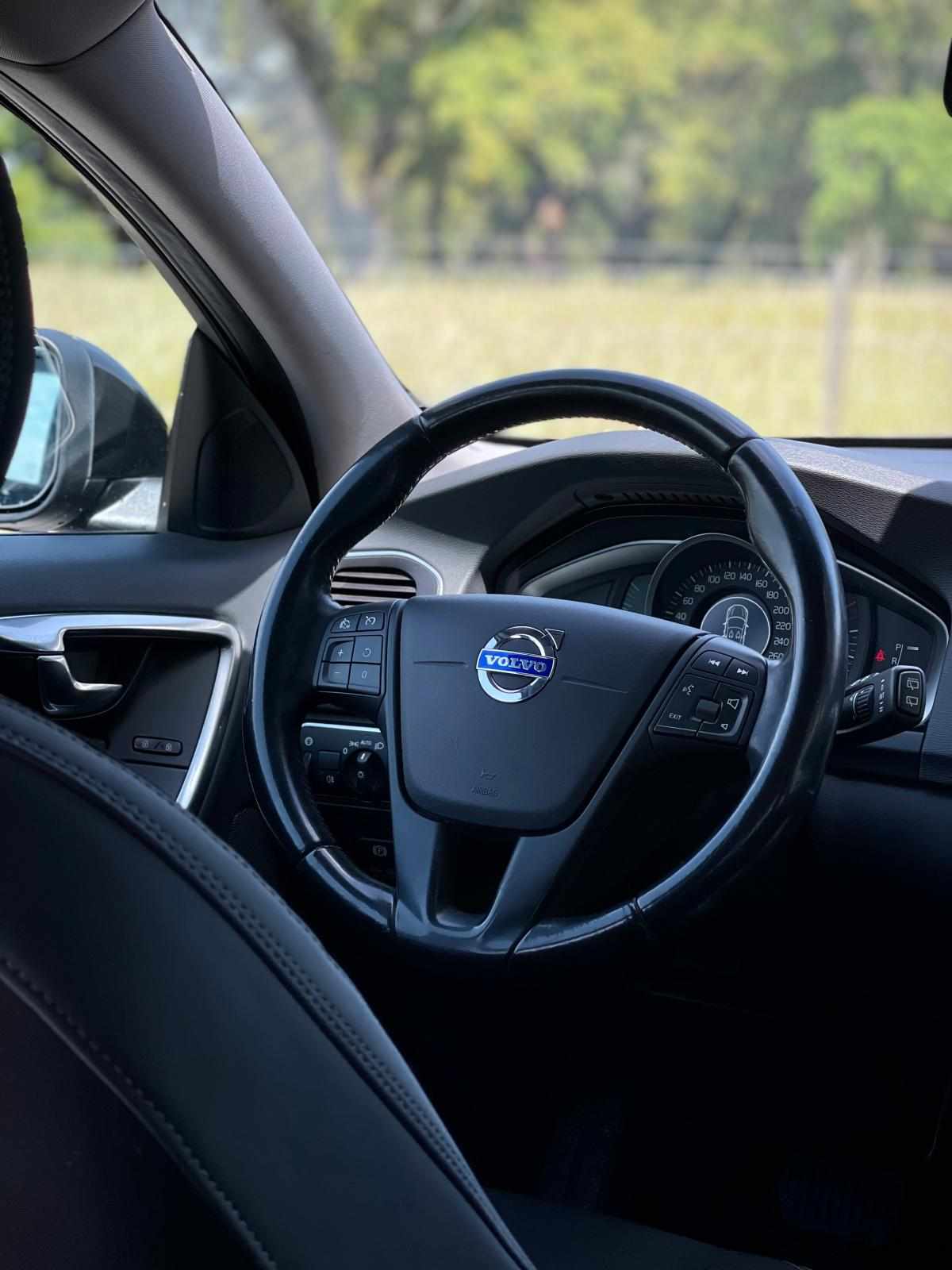 volvo-v60-d2-2013-diesel-1560cc