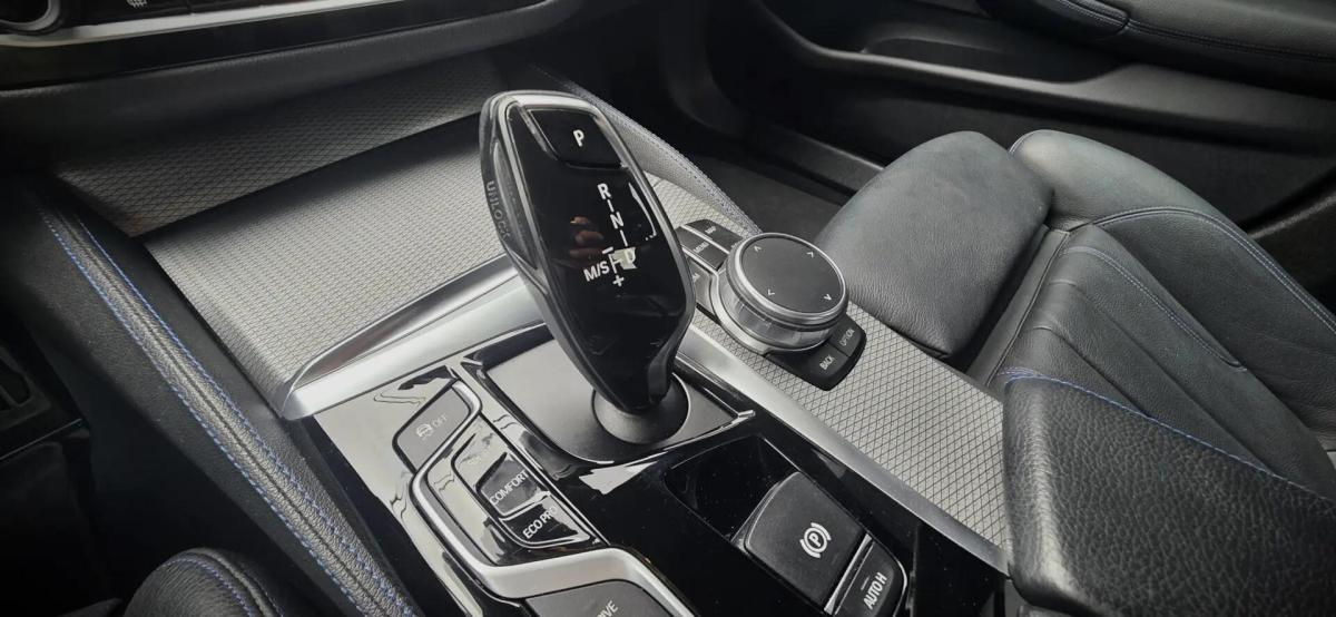 bmw-serie-5-530e-iperformance-sedan-2018-hibrido-a-gasolina-1998cc