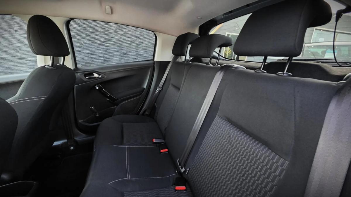 peugeot-208-2016-gasolina-1199cc