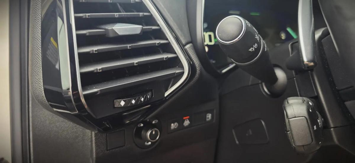 ds-ds-7-crossback-2023-hibrido-a-gasolina-1598cc