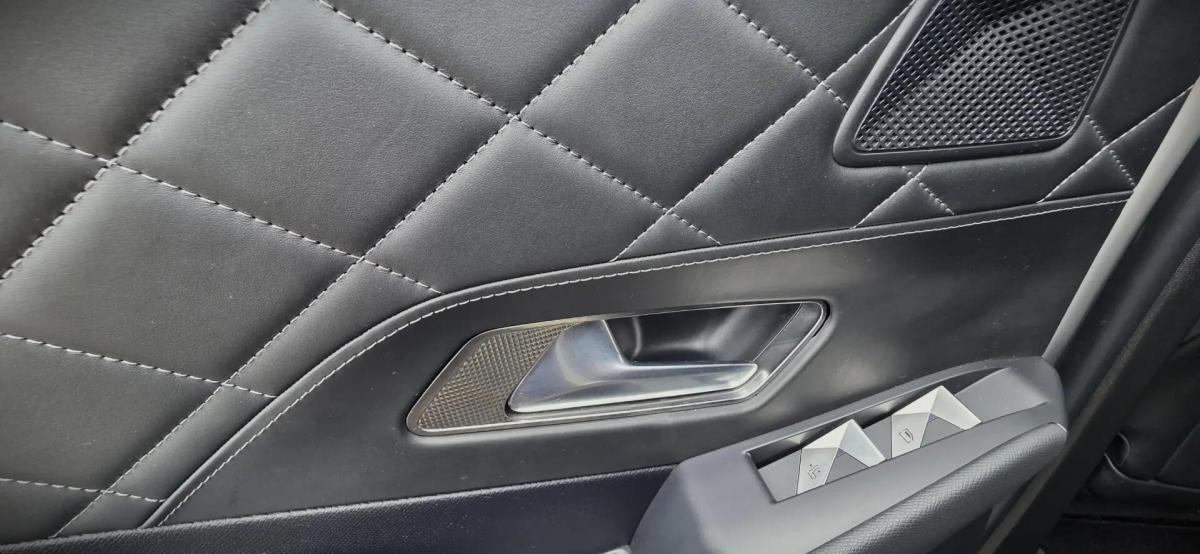ds-ds-7-crossback-2023-hibrido-a-gasolina-1598cc