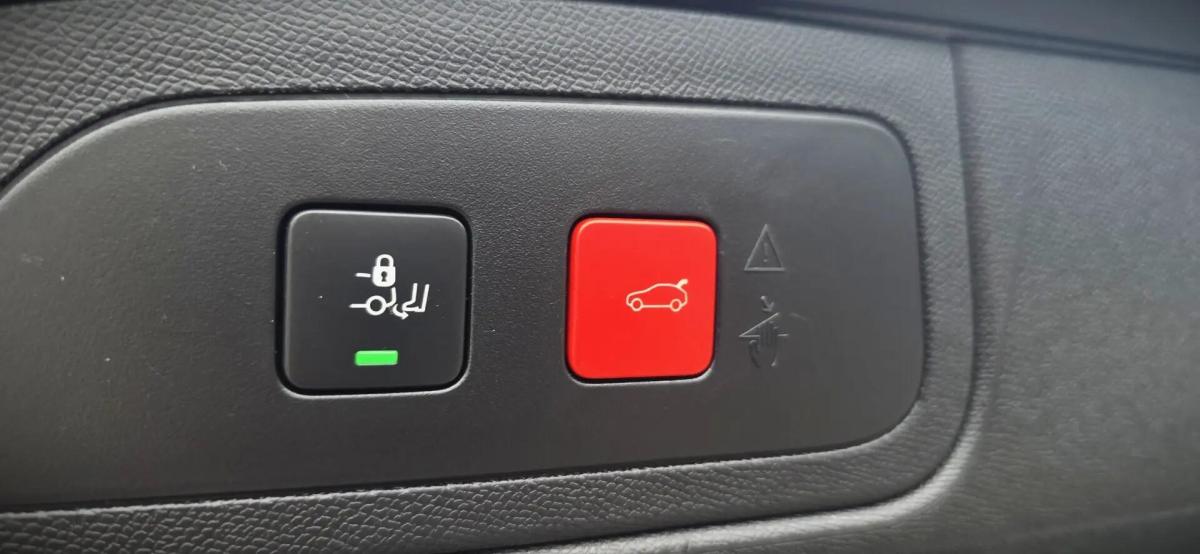 ds-ds-7-crossback-2023-hibrido-a-gasolina-1598cc