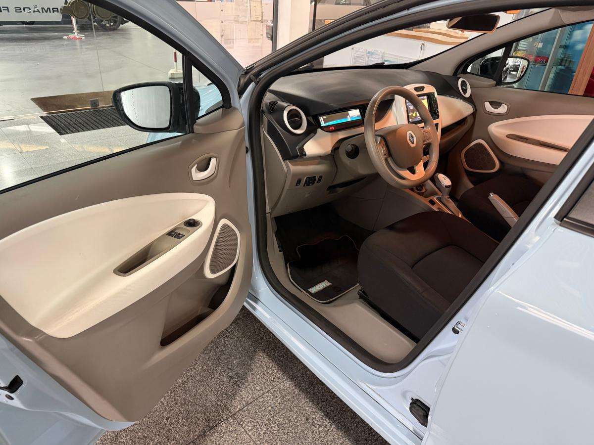 renault-zoe-2015-eletrico-0cc
