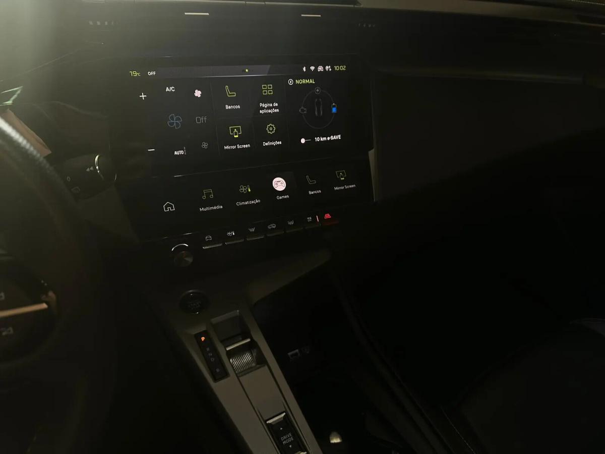 peugeot-308-sw-2022-hibrido-a-gasolina-1598cc