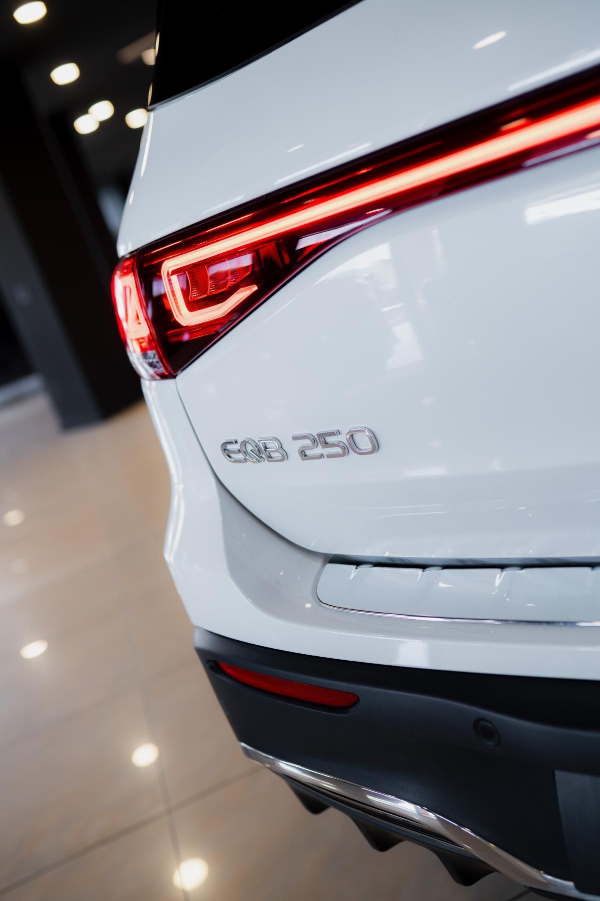mercedes-benz-eqb-2022-eletrico-500cc