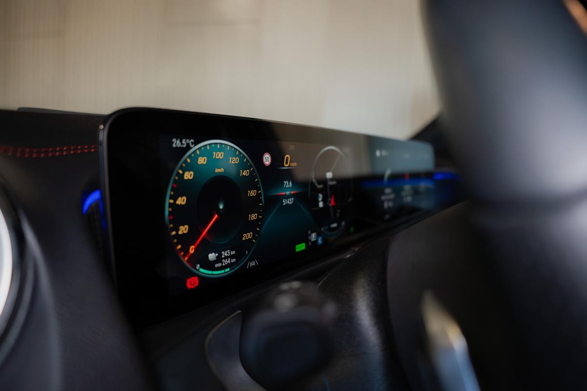 mercedes-benz-eqb-2022-eletrico-500cc
