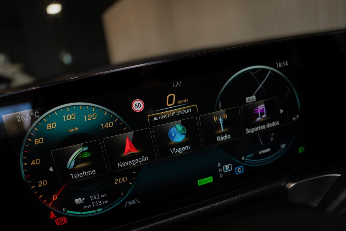 mercedes-benz-eqb-2022-eletrico-500cc