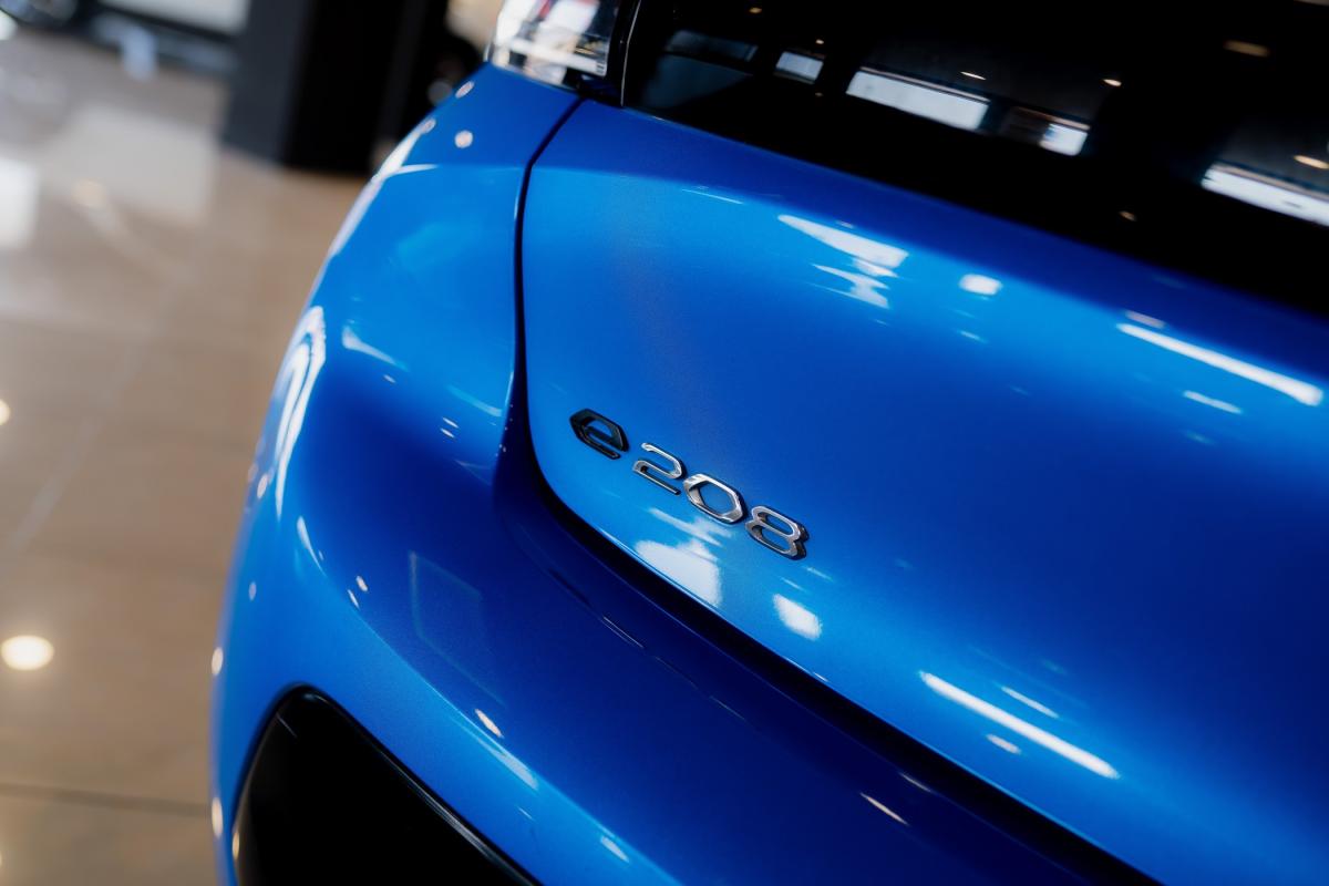 peugeot-208-2020-eletrico-500cc