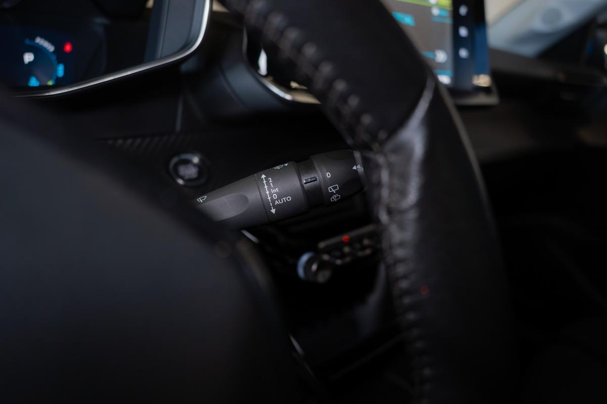 peugeot-208-2020-eletrico-500cc