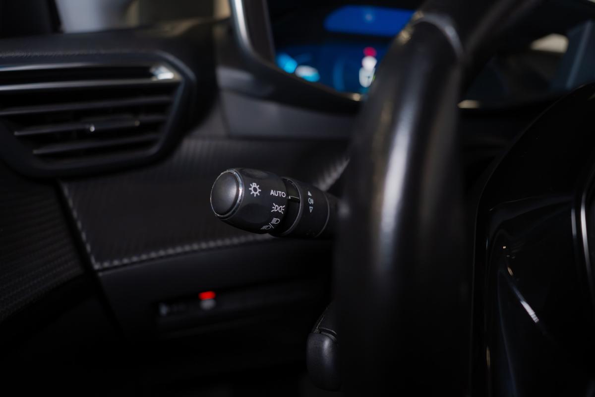 peugeot-208-2020-eletrico-500cc