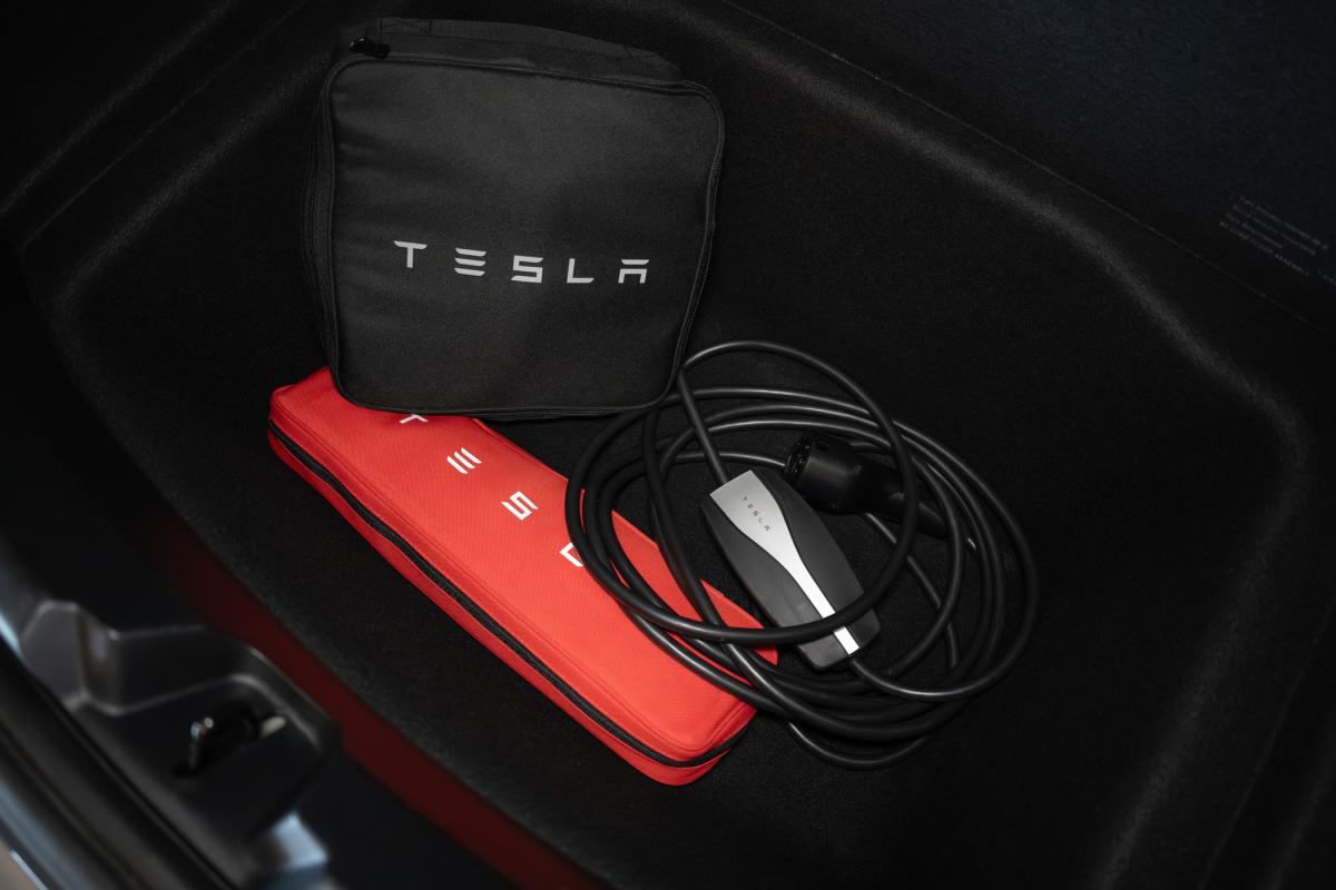 tesla-model-3-2022-eletrico-500cc