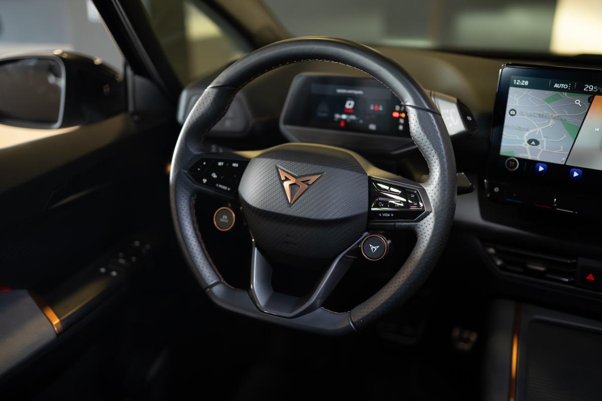 cupra-born-2023-eletrico-500cc