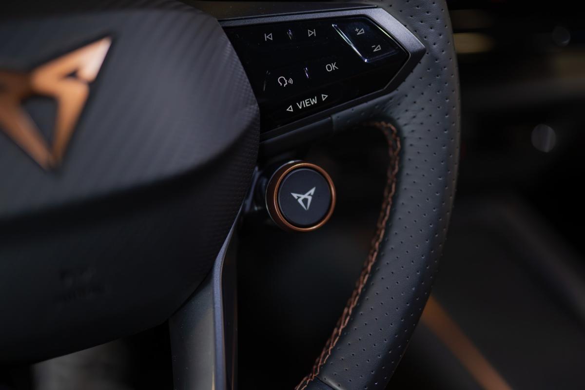cupra-born-2023-eletrico-500cc