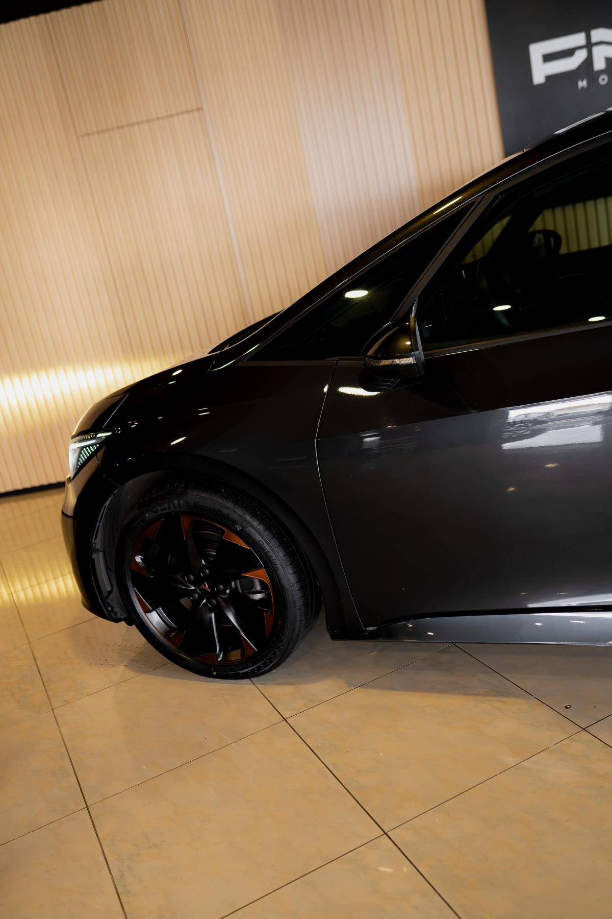 cupra-born-2023-eletrico-500cc