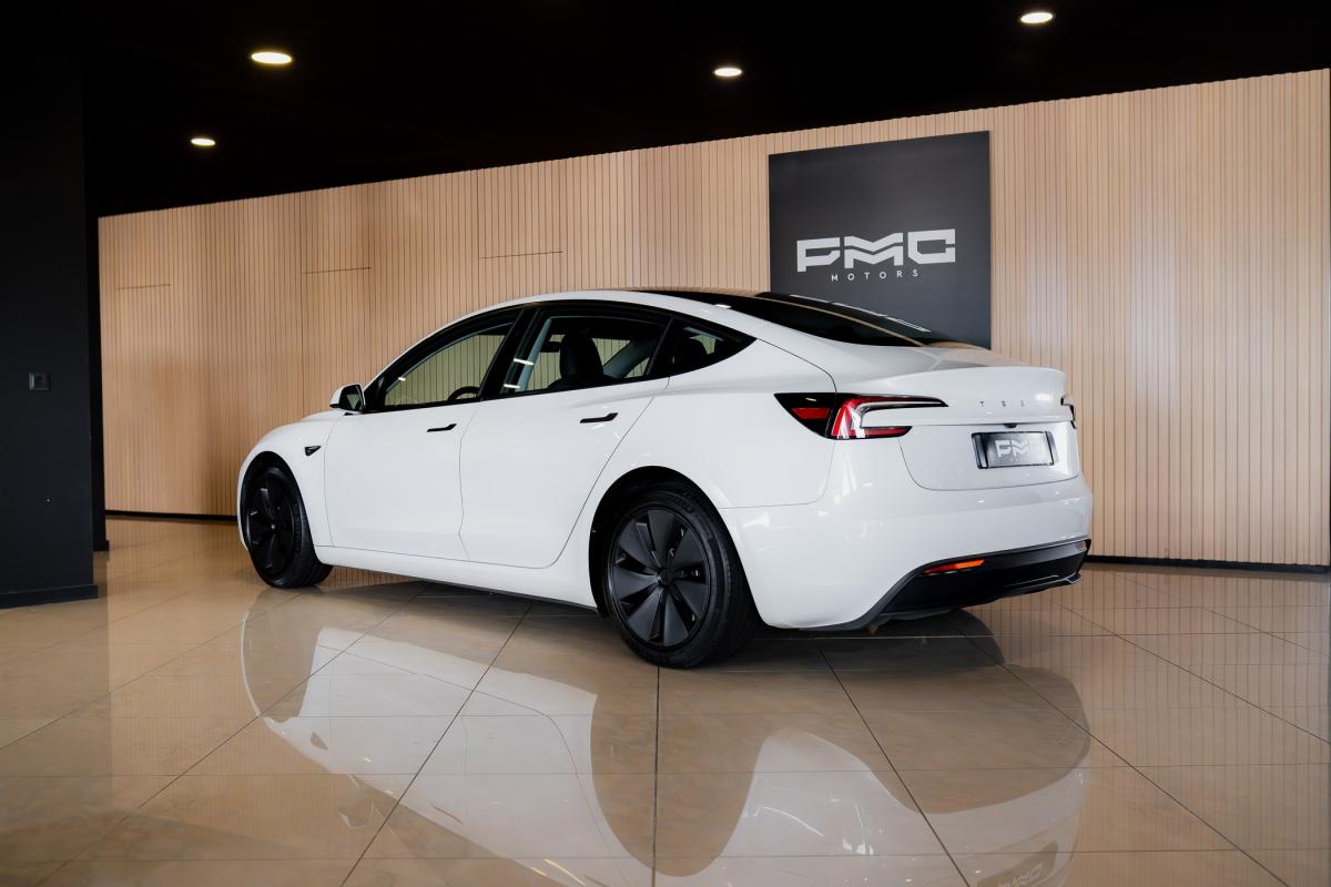 tesla-model-3-2024-eletrico-500cc