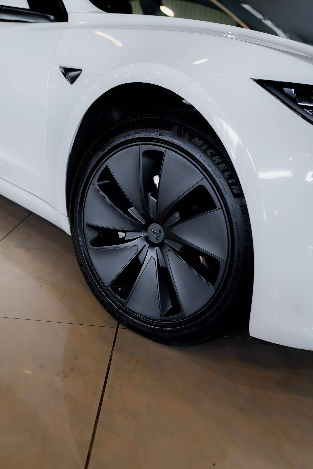 tesla-model-3-2024-eletrico-500cc