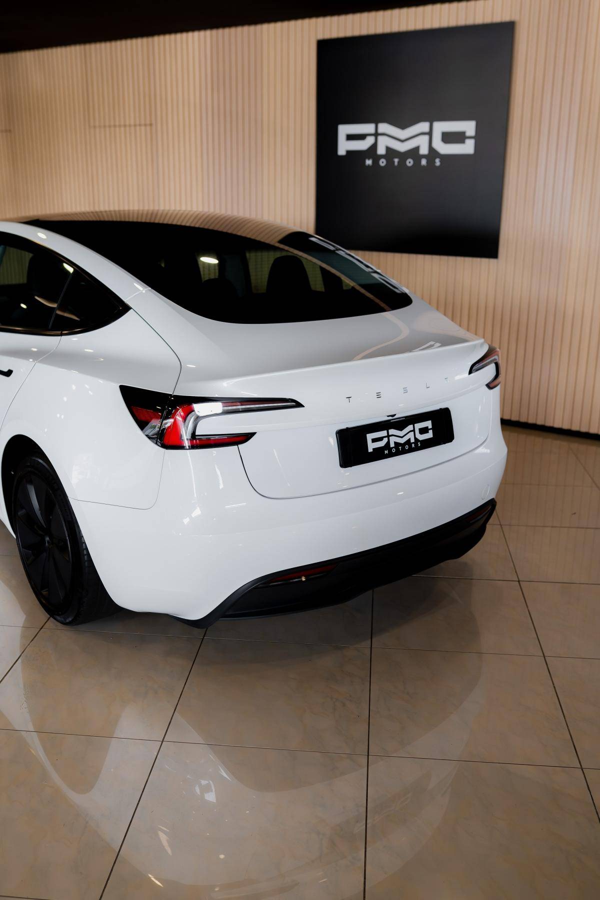 tesla-model-3-2024-eletrico-500cc