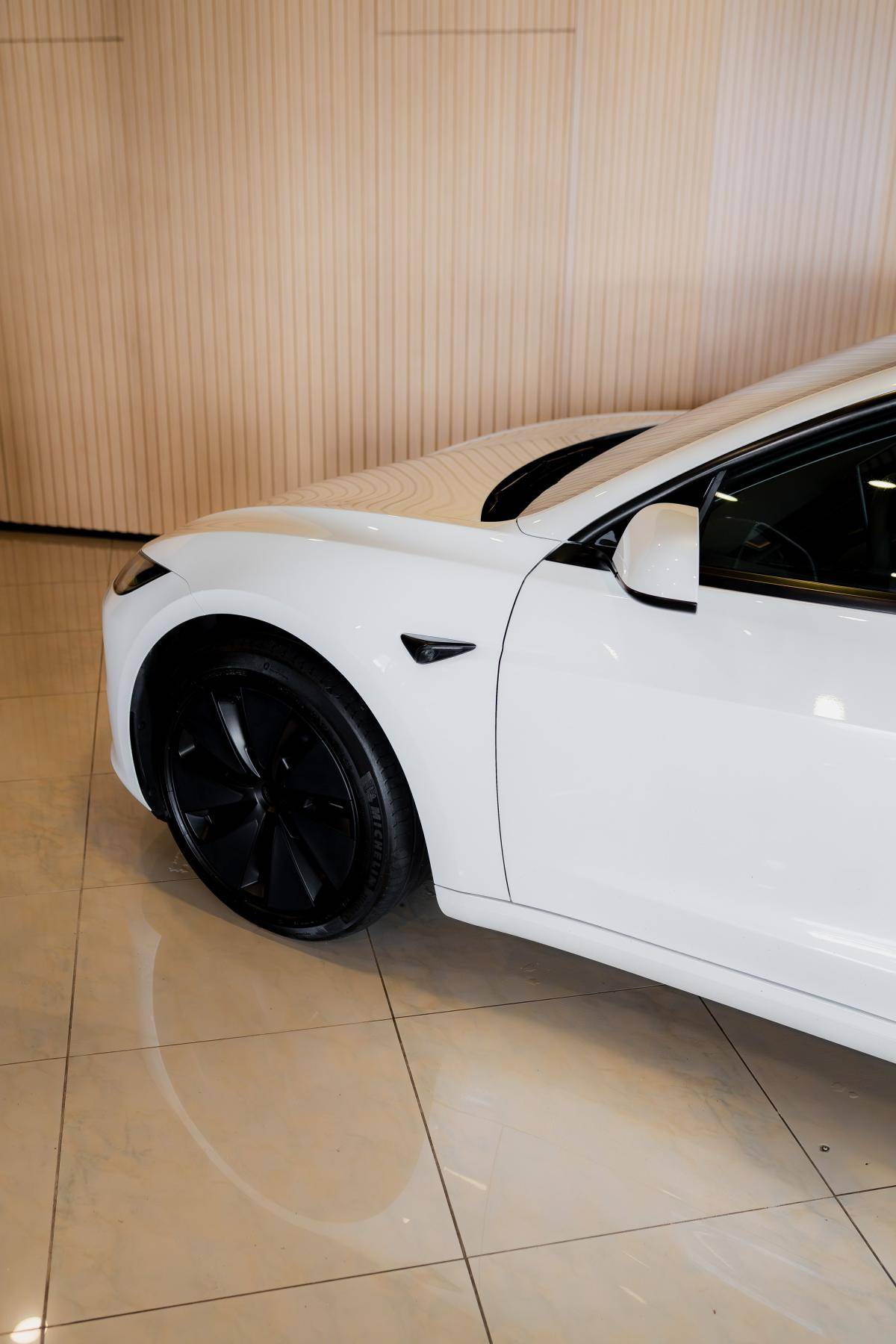 tesla-model-3-2024-eletrico-500cc