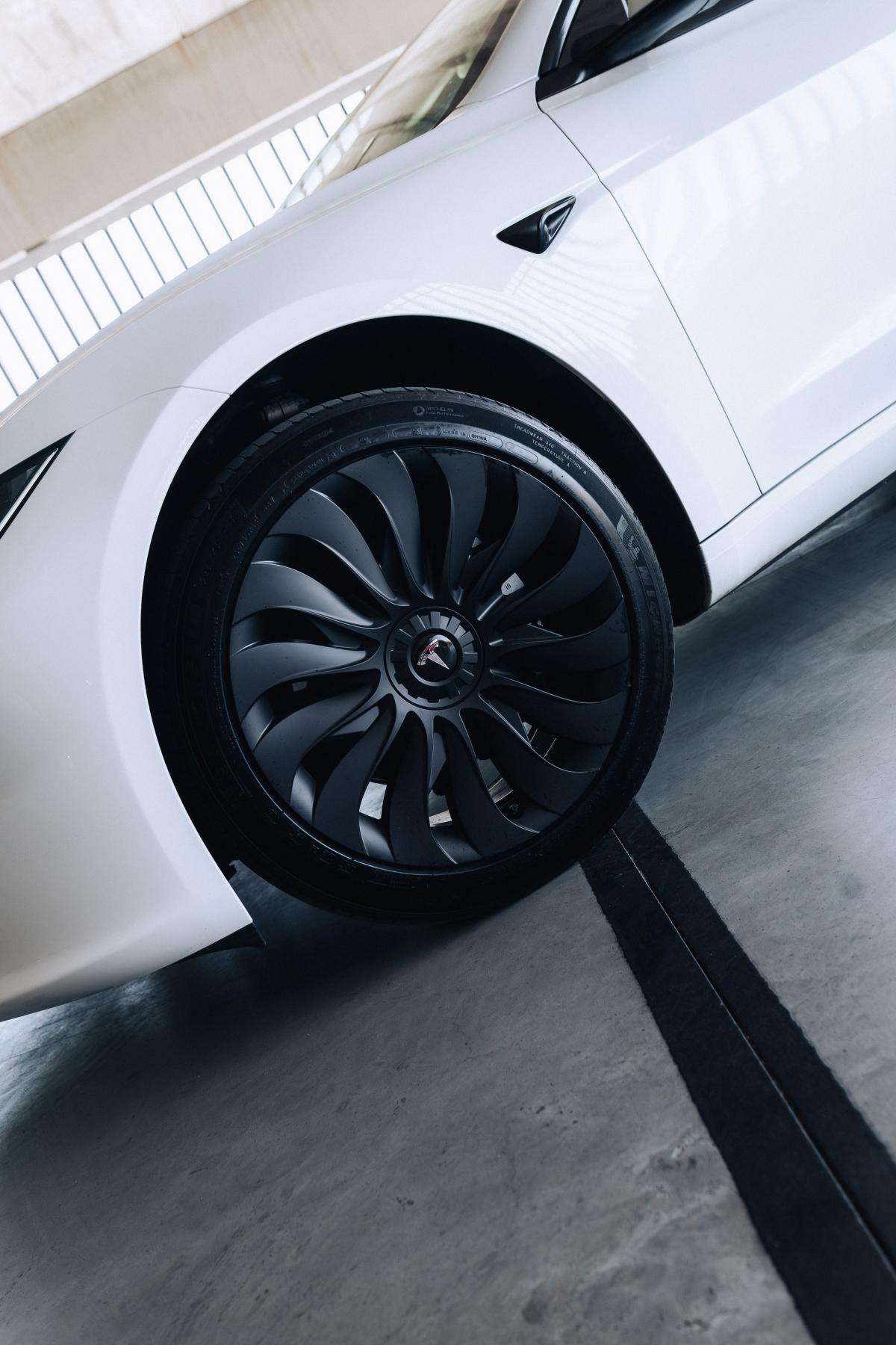 tesla-model-3-2024-eletrico-500cc
