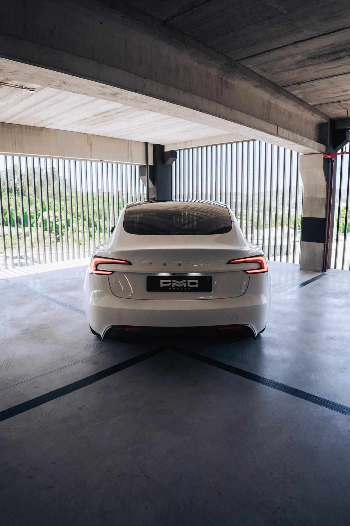 tesla-model-3-2024-eletrico-500cc