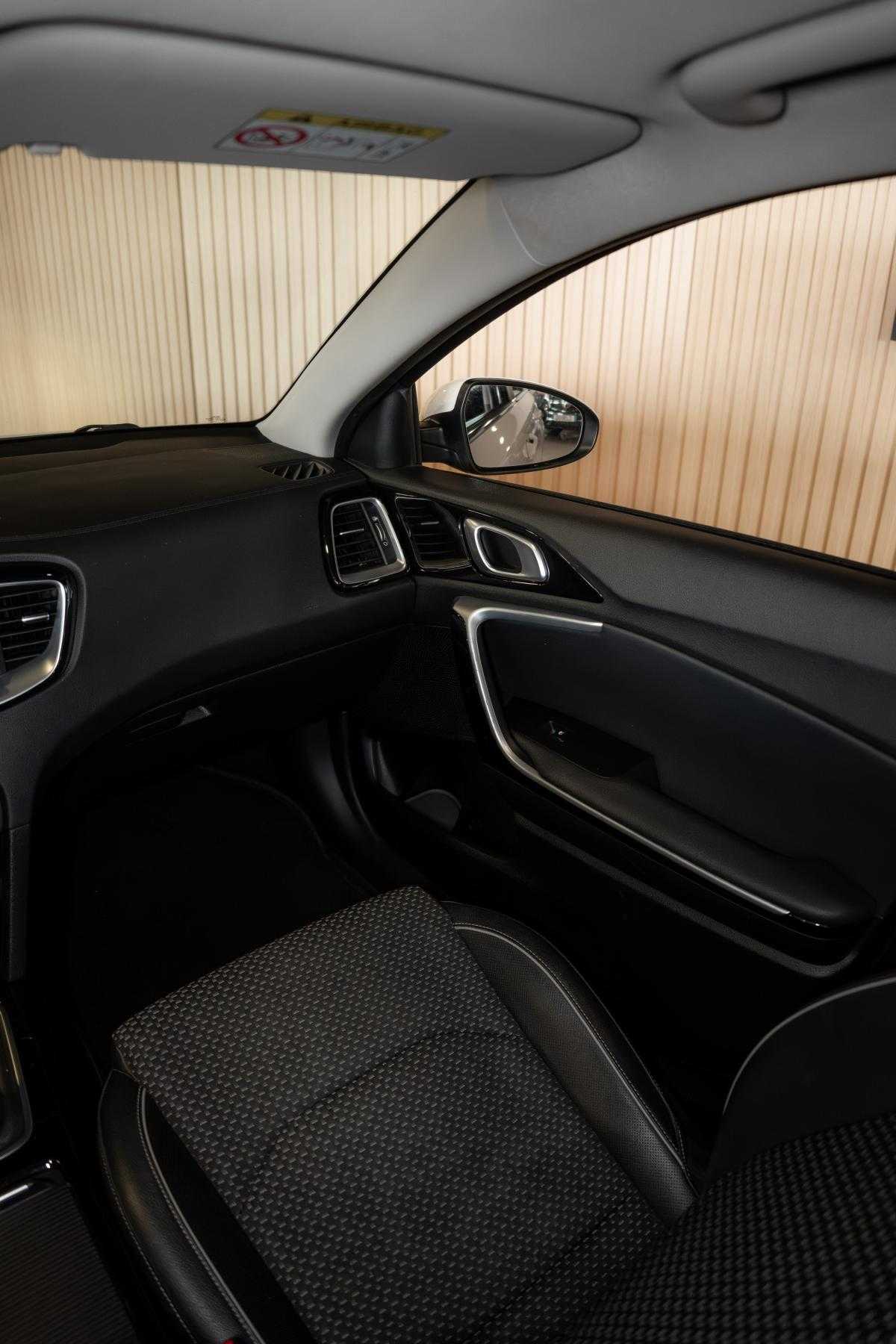 kia-ceed-sw-2020-diesel-1598cc