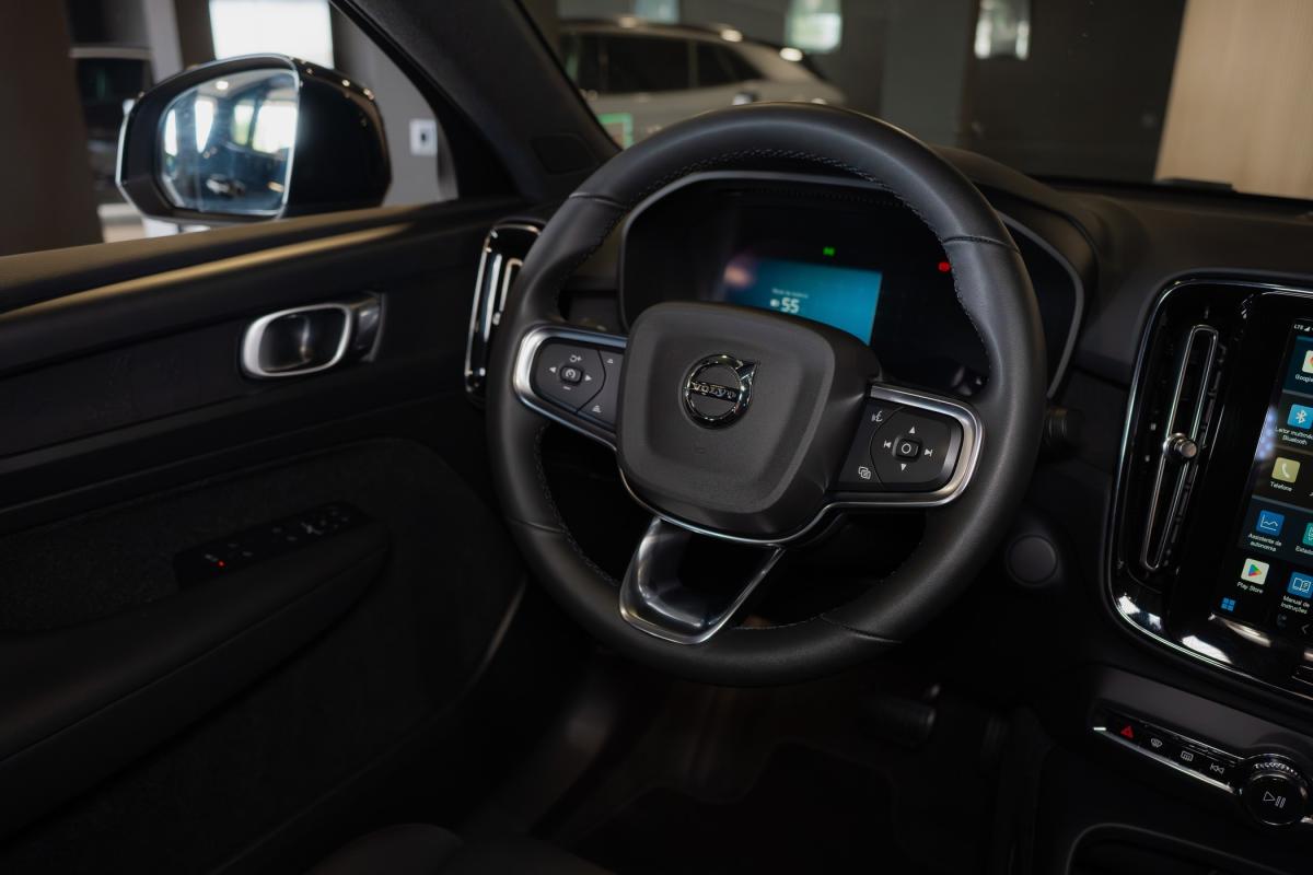volvo-c40-2022-eletrico-500cc
