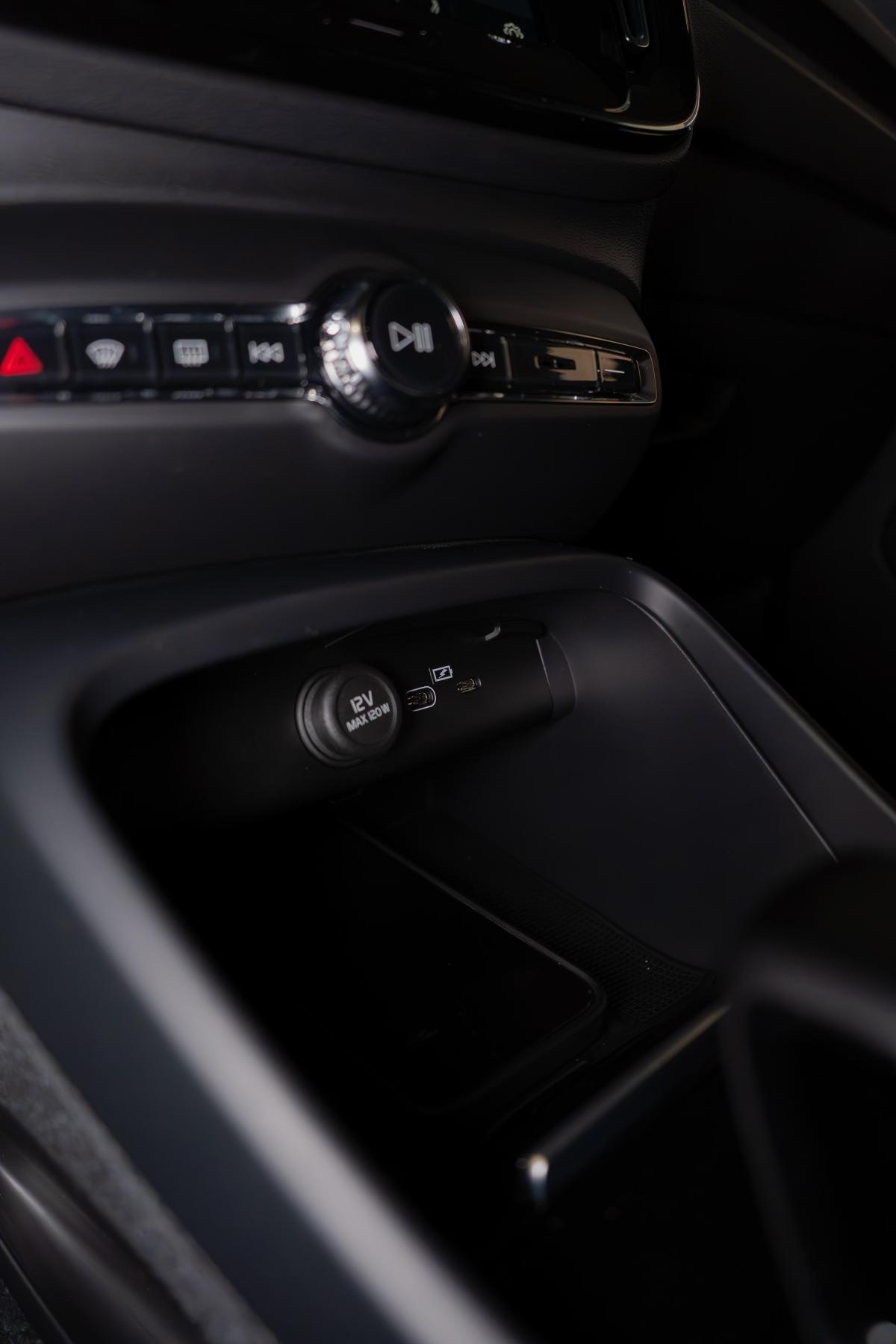 volvo-c40-2022-eletrico-500cc