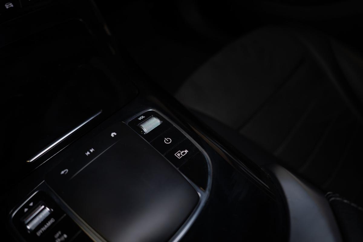 mercedes-benz-eqc-2022-eletrico-500cc