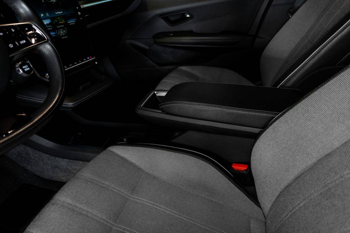 renault-megane-e-tech-2022-eletrico-0cc