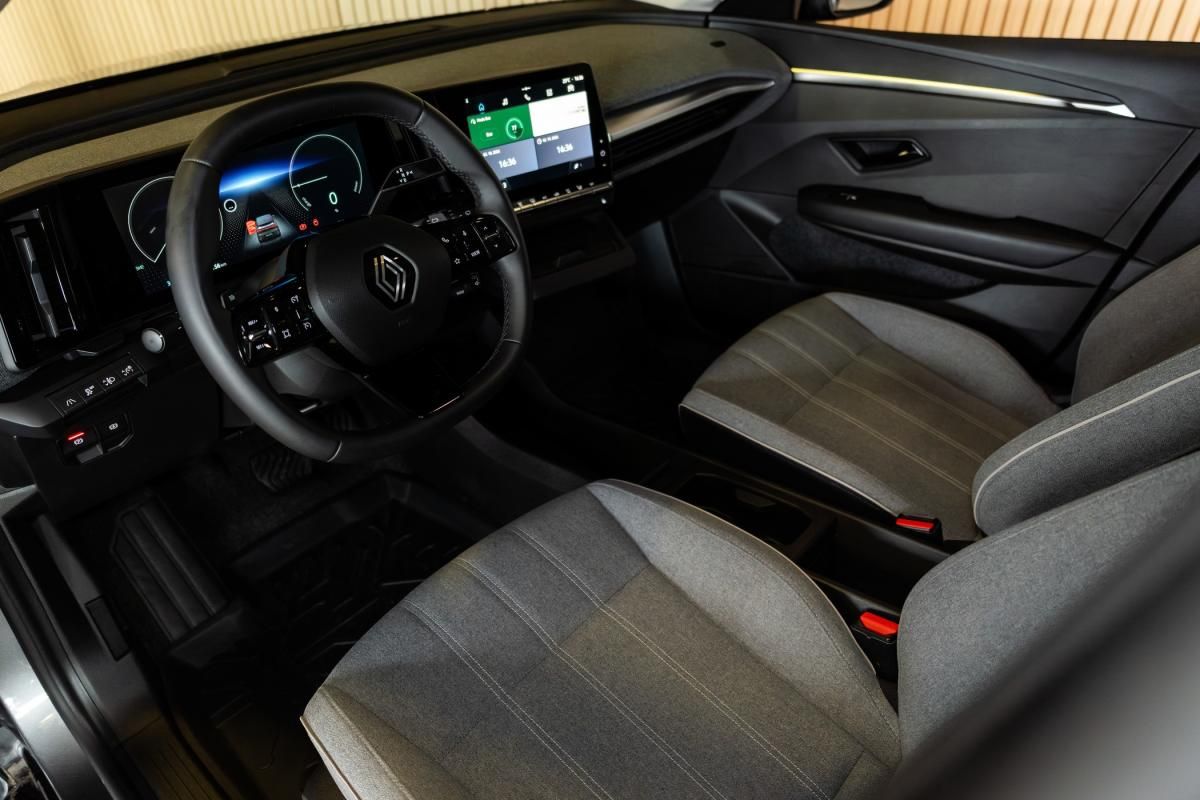 renault-megane-e-tech-2023-eletrico-0cc