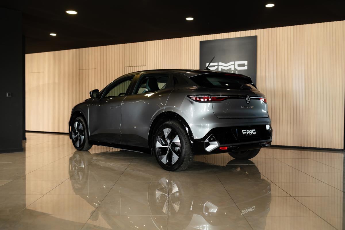 renault-megane-e-tech-2023-eletrico-0cc