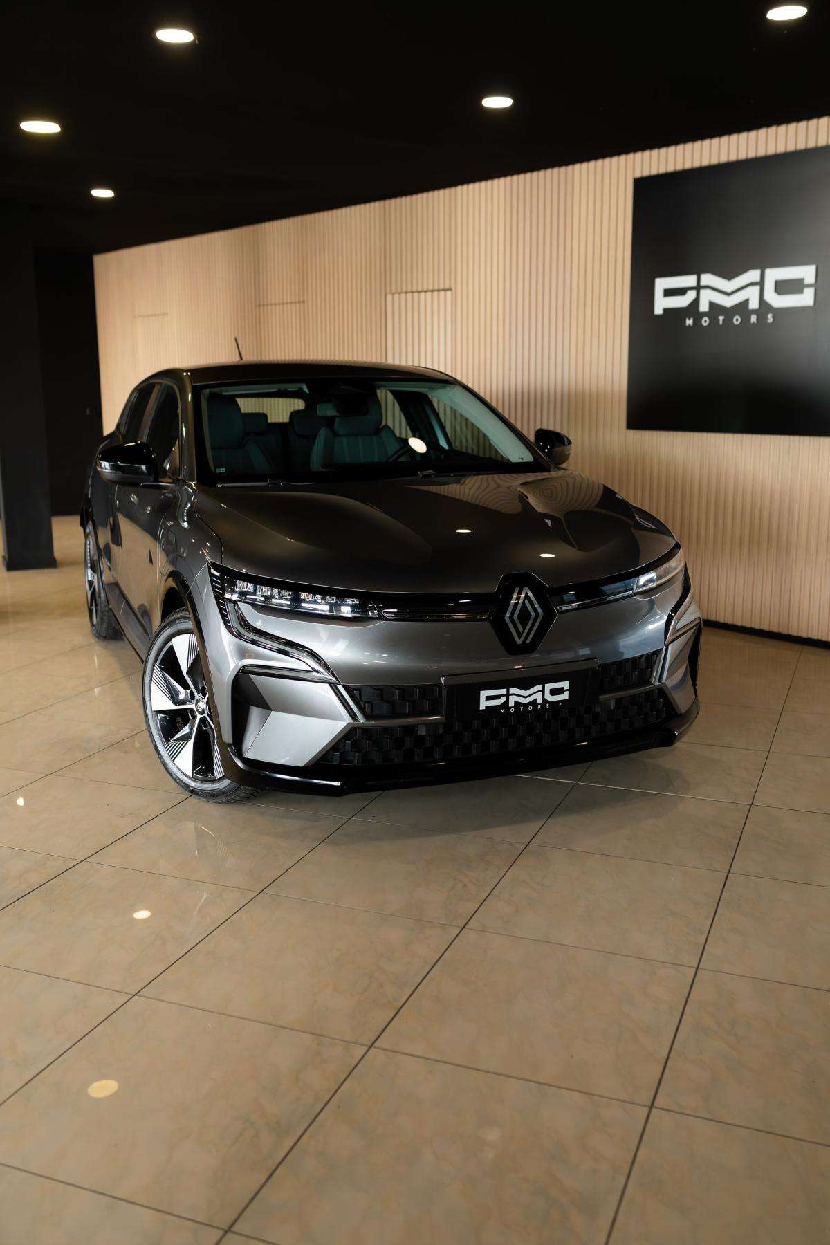 renault-megane-e-tech-2023-eletrico-0cc