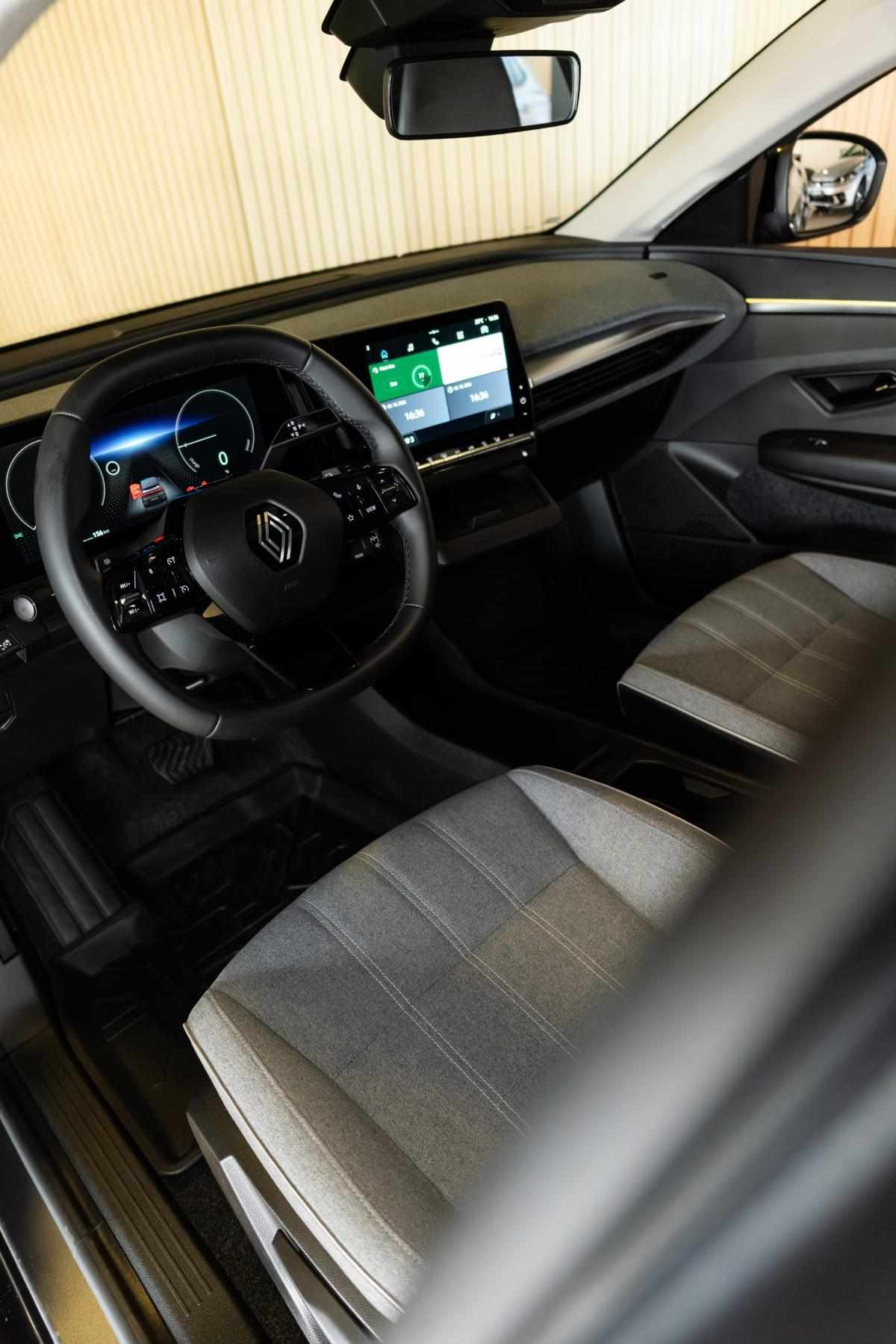 renault-megane-e-tech-2023-eletrico-0cc
