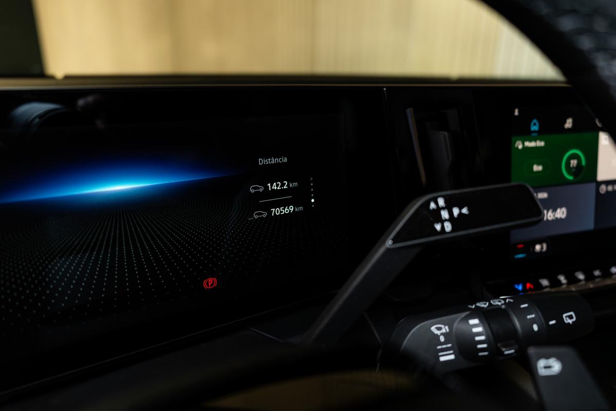 renault-megane-e-tech-2023-eletrico-0cc