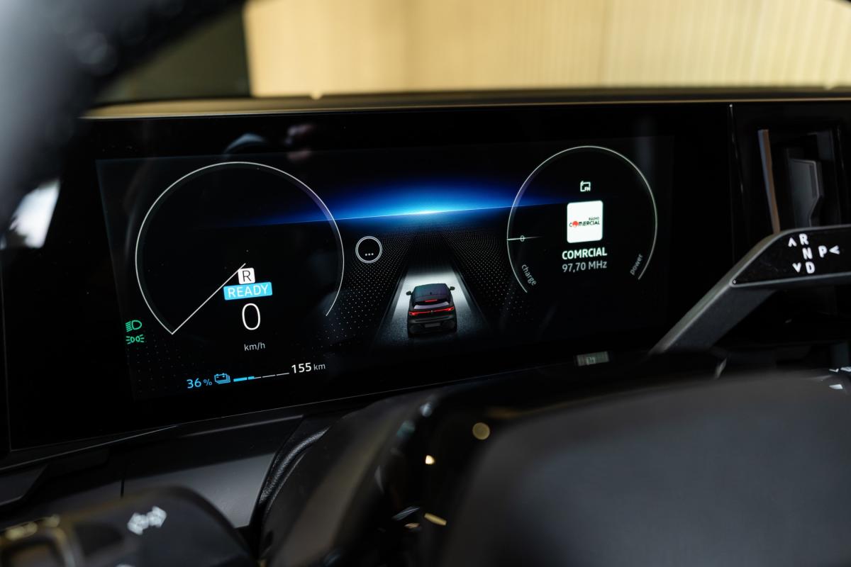 renault-megane-e-tech-2023-eletrico-0cc