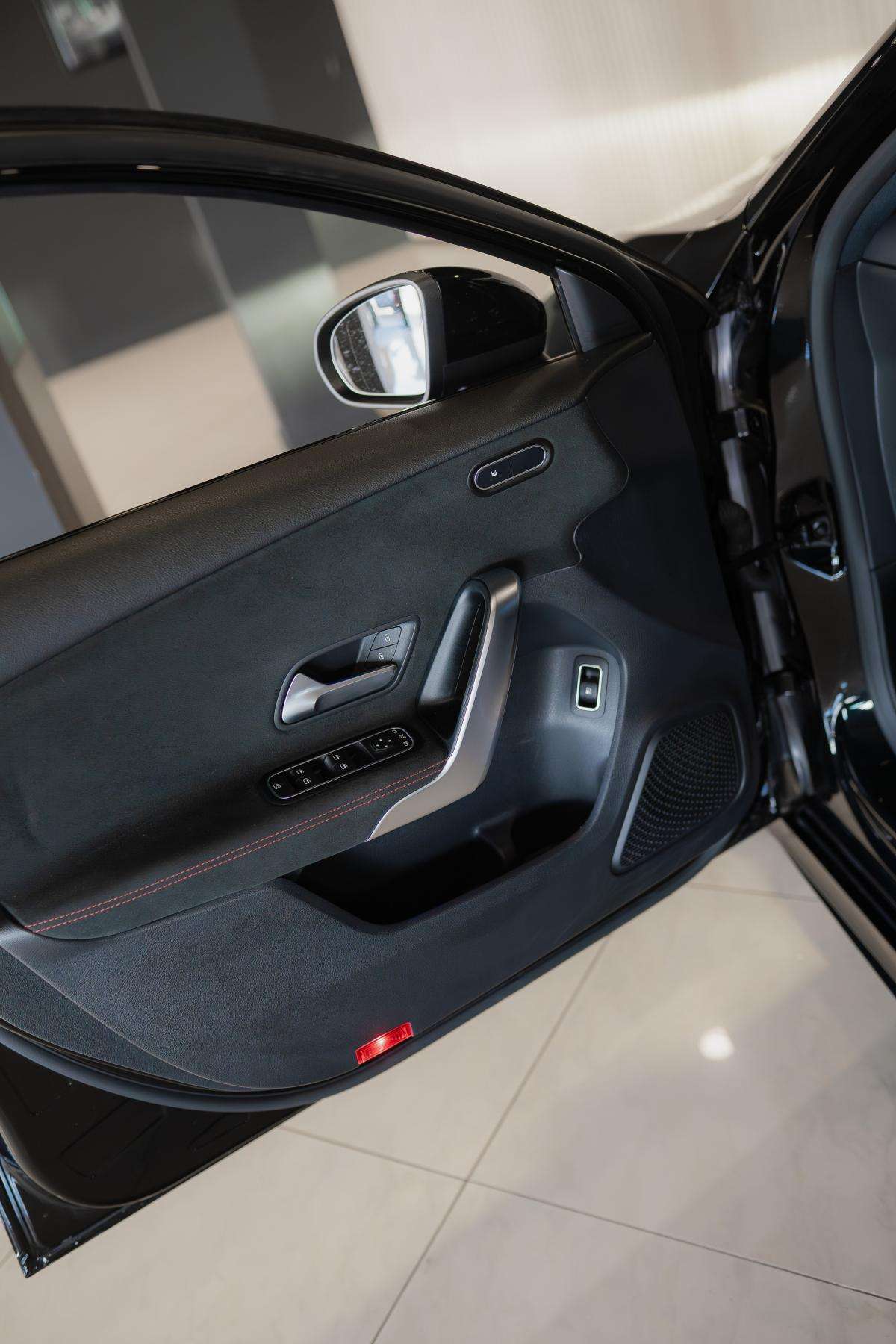 mercedes-benz-classe-a-2023-hibrido-a-gasolina-1332cc