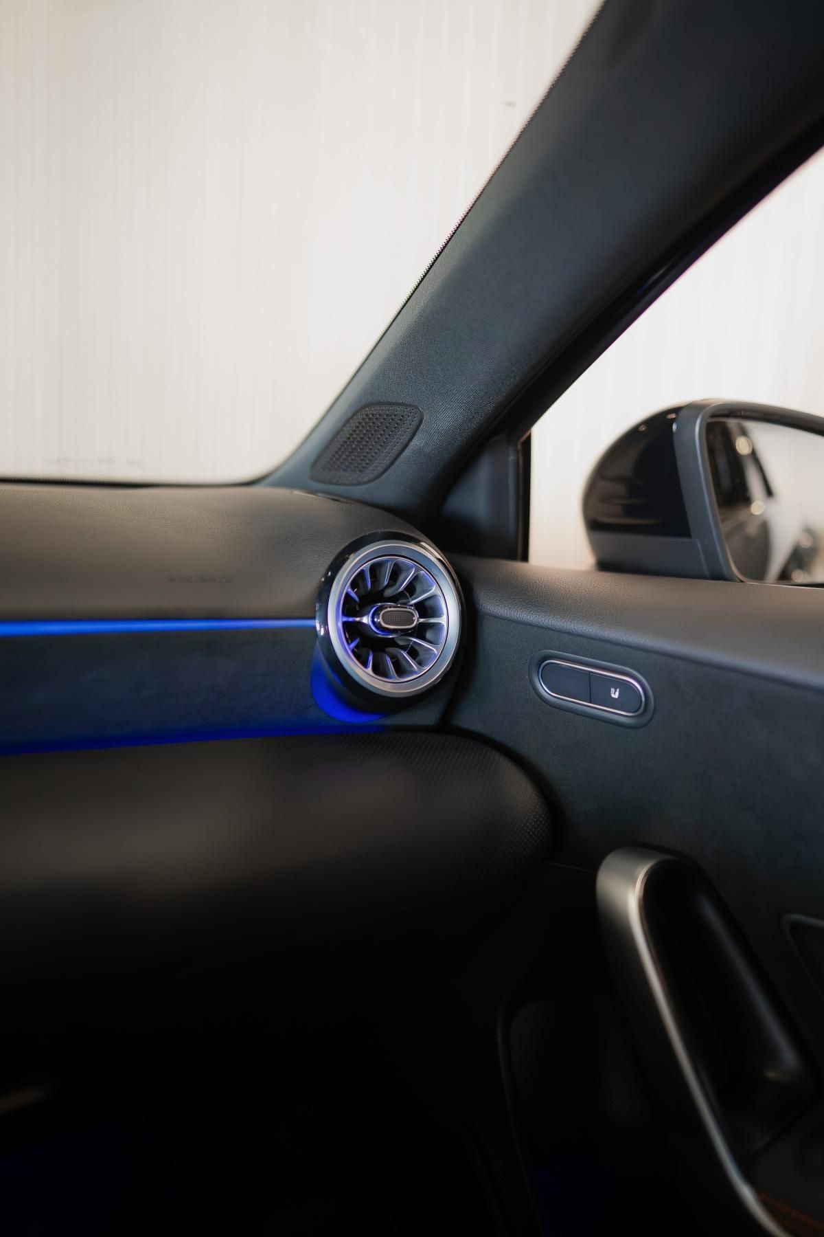 mercedes-benz-classe-a-2023-hibrido-a-gasolina-1332cc