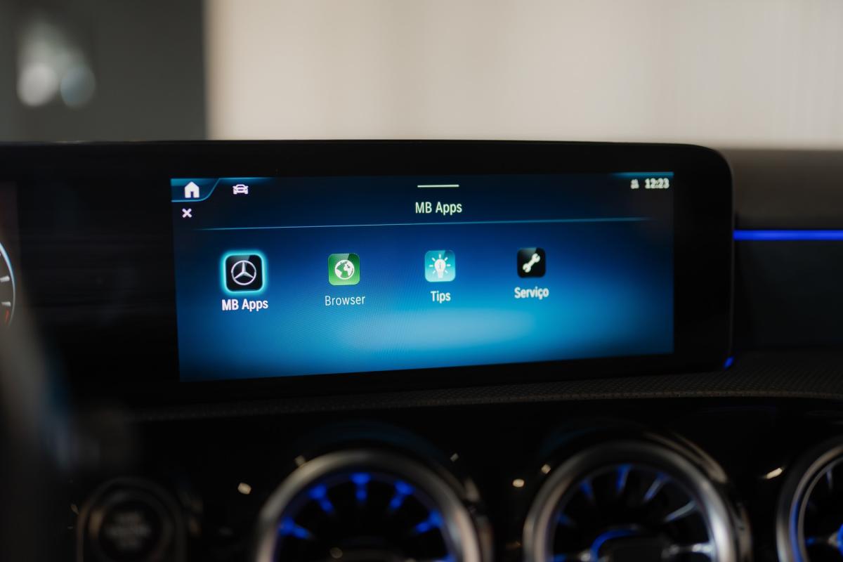 mercedes-benz-classe-a-2023-hibrido-a-gasolina-1332cc