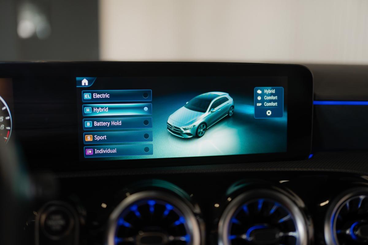 mercedes-benz-classe-a-2023-hibrido-a-gasolina-1332cc
