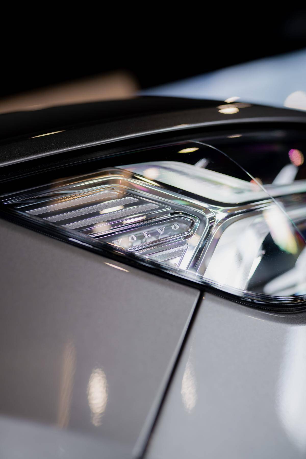 volvo-xc40-2022-hibrido-a-gasolina-1477cc