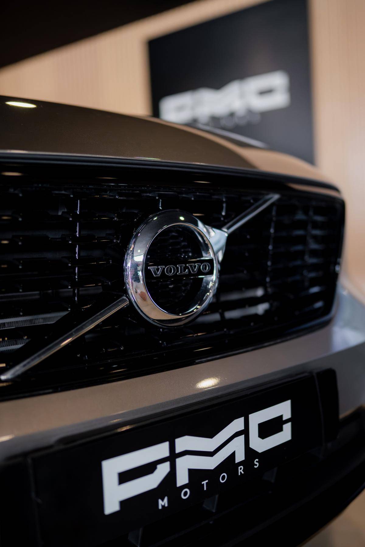 volvo-xc40-2022-hibrido-a-gasolina-1477cc