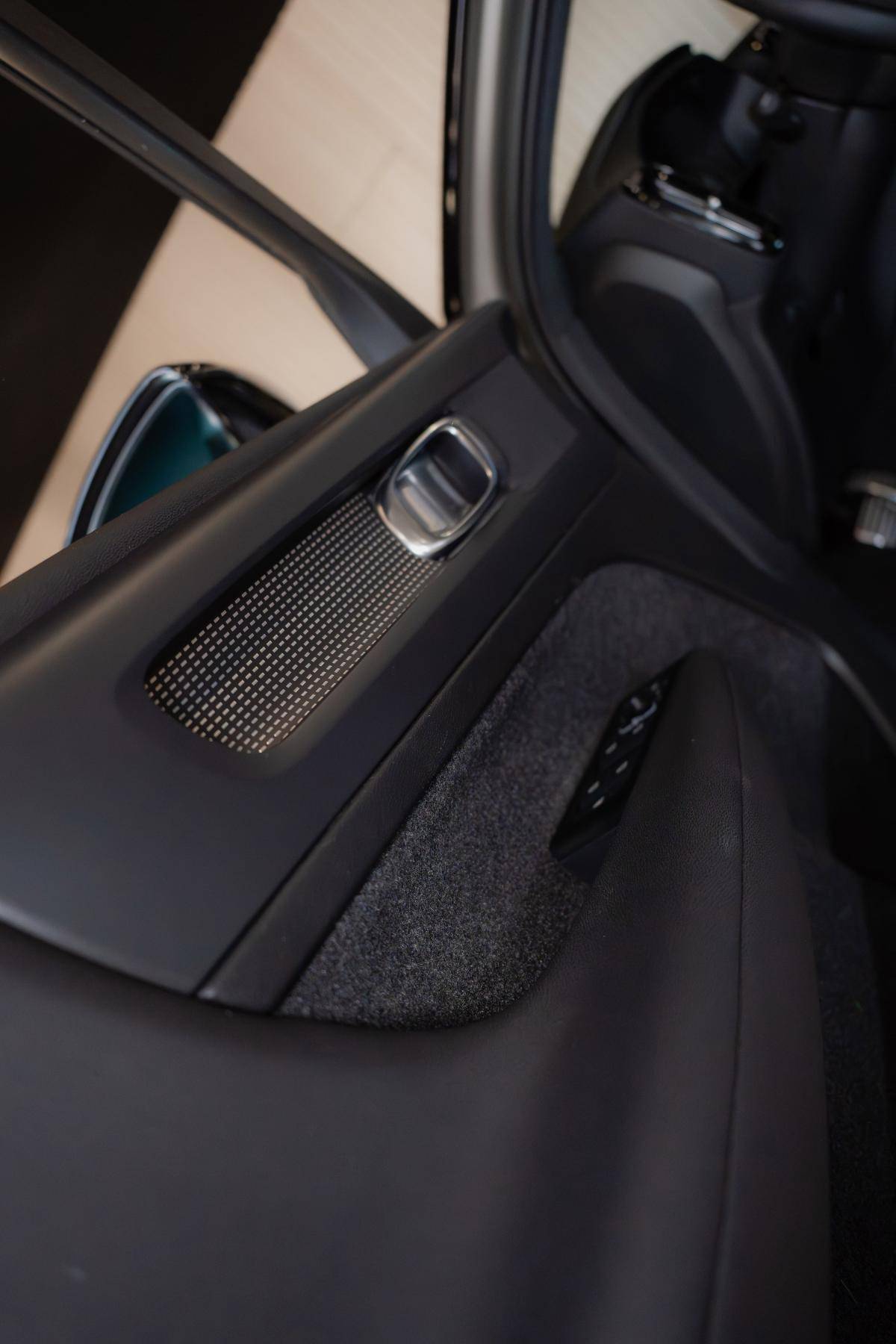 volvo-xc40-2022-hibrido-a-gasolina-1477cc