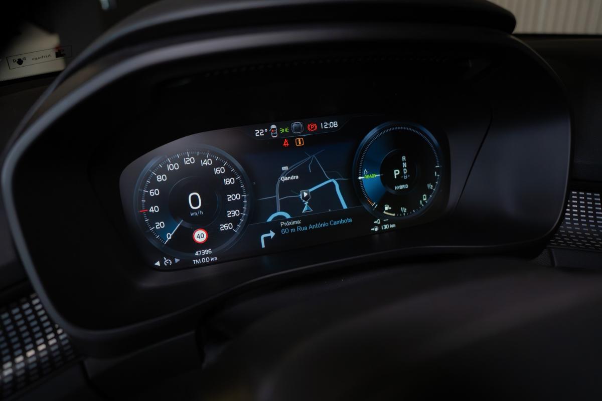 volvo-xc40-2022-hibrido-a-gasolina-1477cc