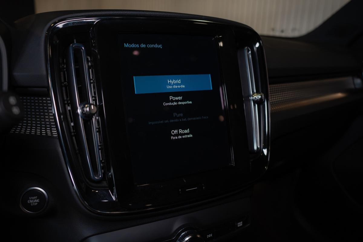 volvo-xc40-2022-hibrido-a-gasolina-1477cc