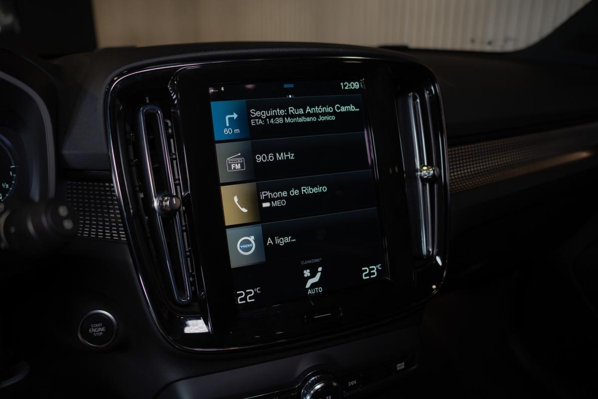 volvo-xc40-2022-hibrido-a-gasolina-1477cc