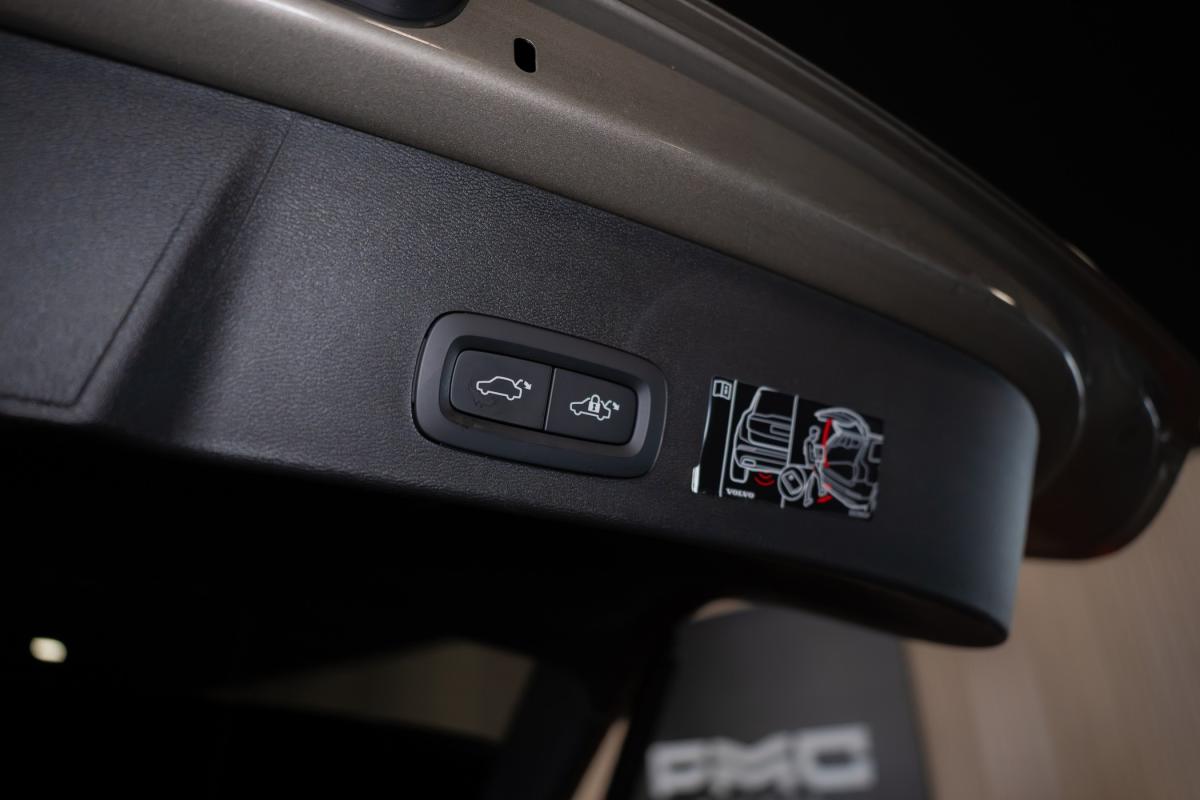 volvo-xc40-2022-hibrido-a-gasolina-1477cc